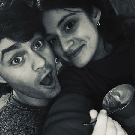 Joey Batey with his co-star from the Witcher Anya Chalotra